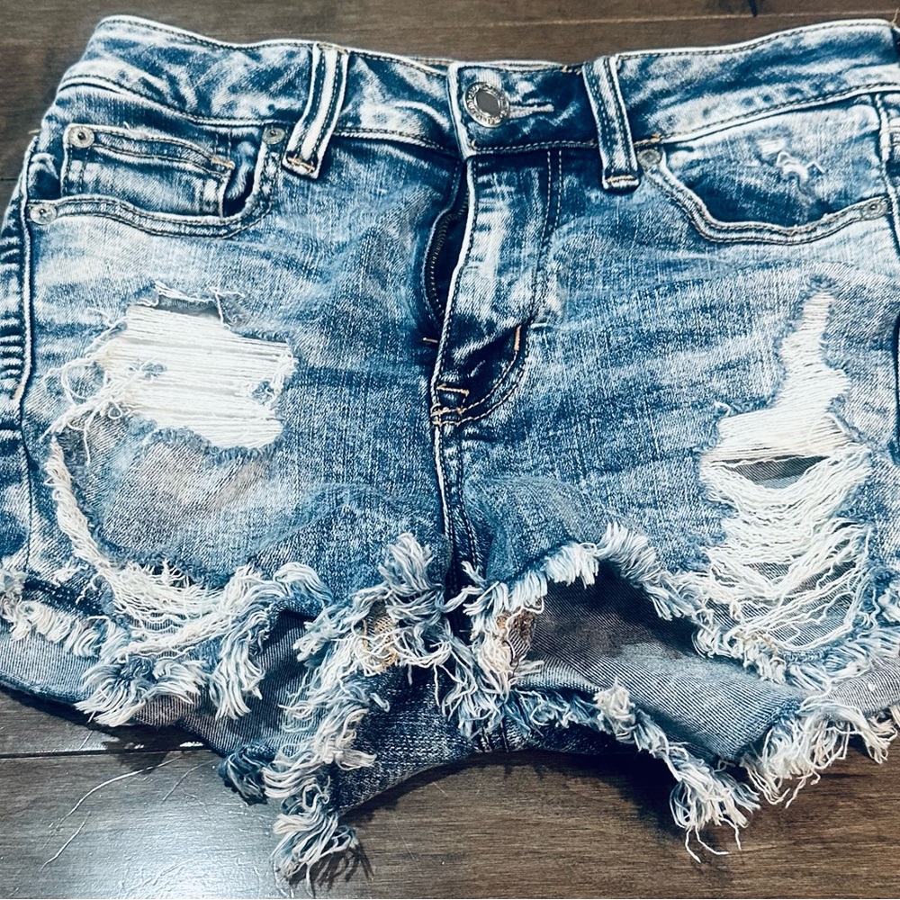 Women’s Sz 4 American Eagle Outfitters Hi-Rise Shortie Distressed Jean Shorts